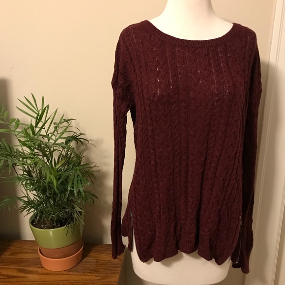 American Eagle Outfitters Sweaters - American Eagle Outfitters Cable Knit Zip Side Top